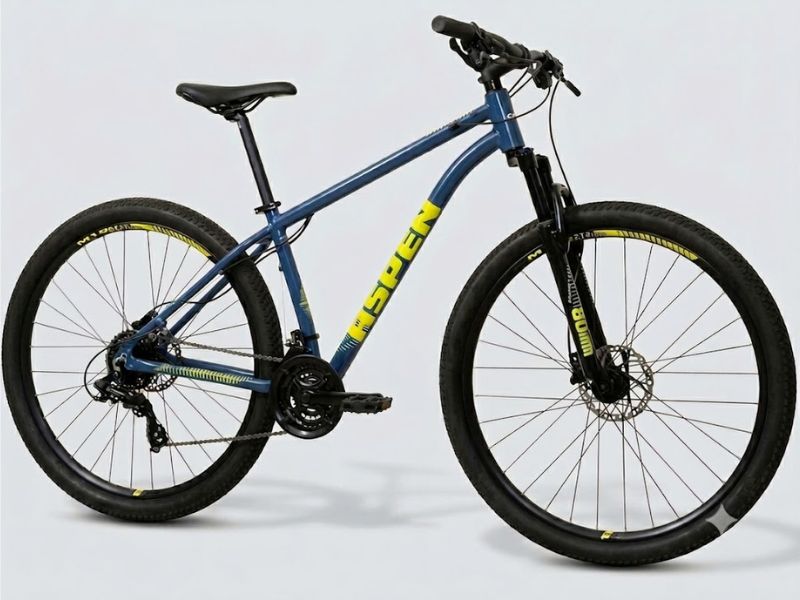 Bicicleta Caloi Aspen Aro 29 24V é boa para iniciantes que procuram quadro de alumínio, freios hidráulicos e suspensão com trava.
